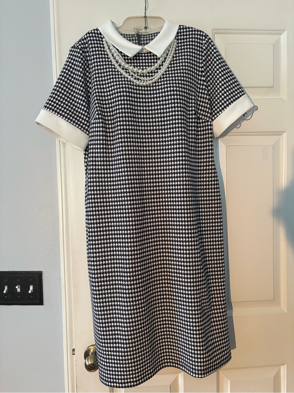 Shelby & Palmer Houndstooth Black & White Short Sleeve Dress with beads Size 16